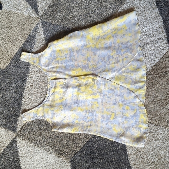 CAbi 100% Silk Sleeveless Blouse Top Buttons at Back - Picture 7 of 11